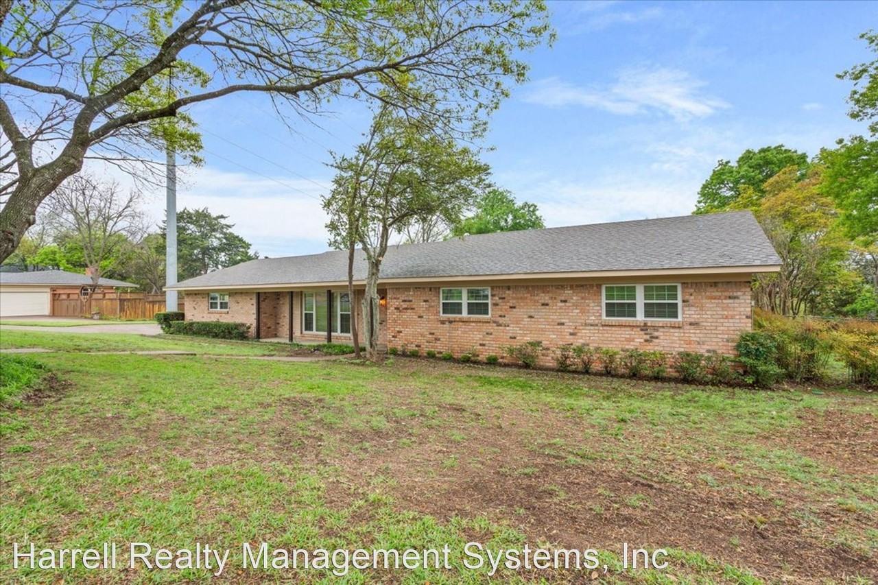 9031 Oriole Dr - Photo 3 of 30