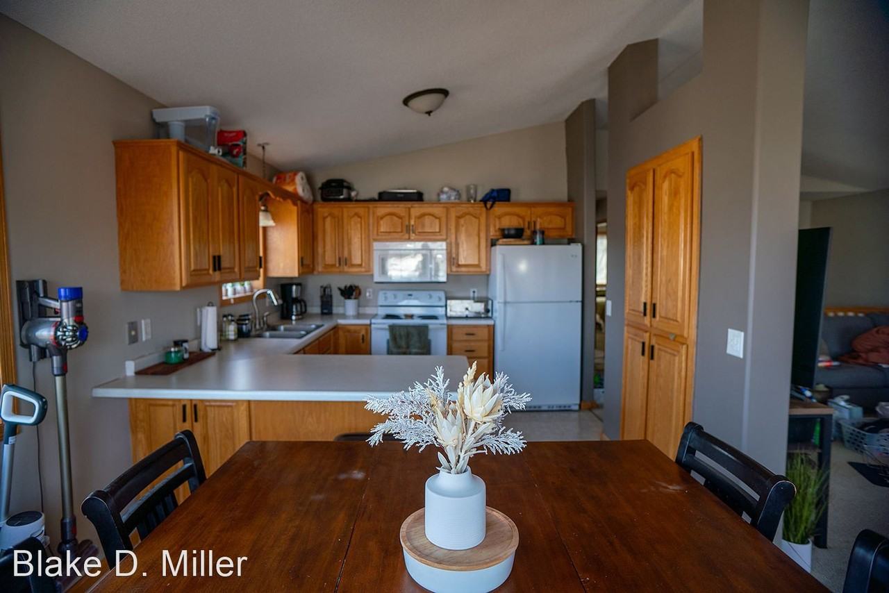 606 Buffalo Hills St - Photo 2 of 22