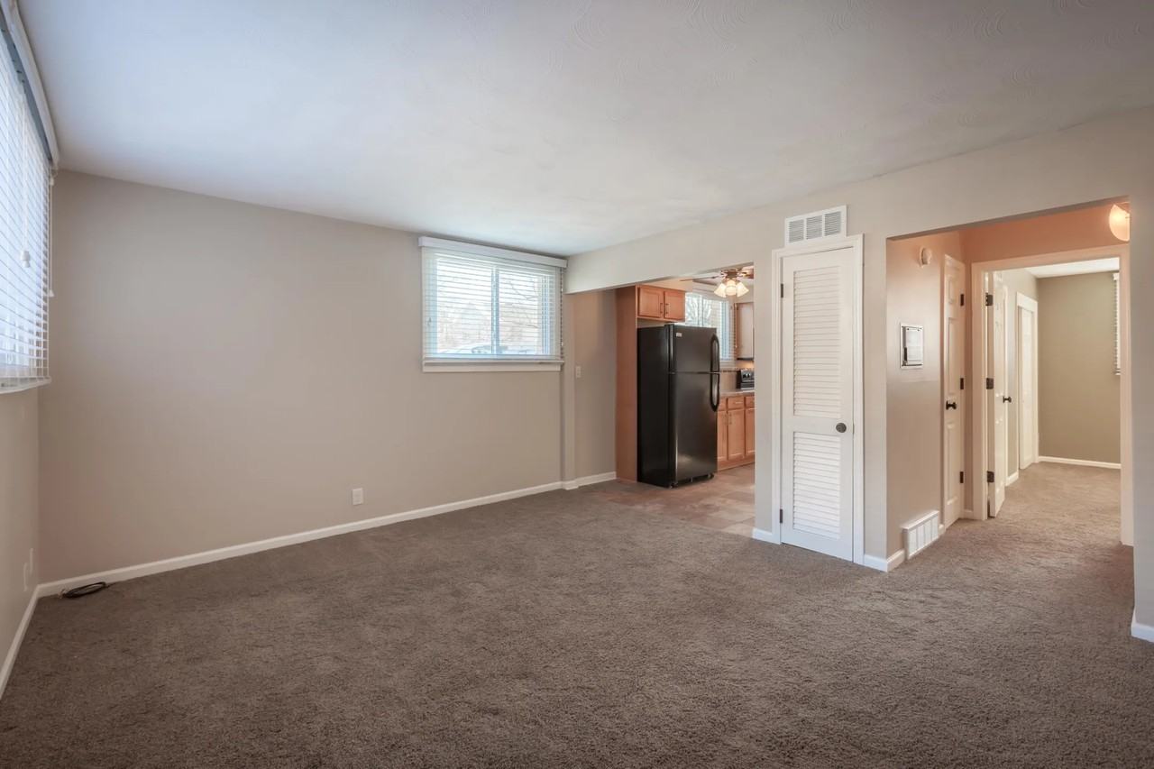 320 N 35th St - Photo 3 of 10