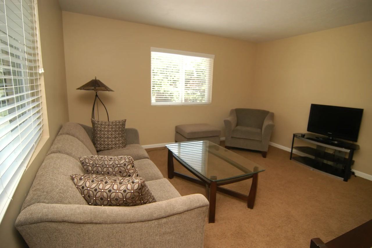 1301 S 31st St - Photo 3 of 10