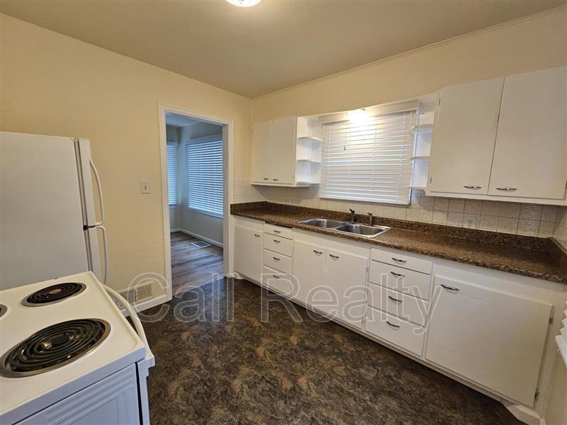 4723 N Cedar St - Photo 6 of 15
