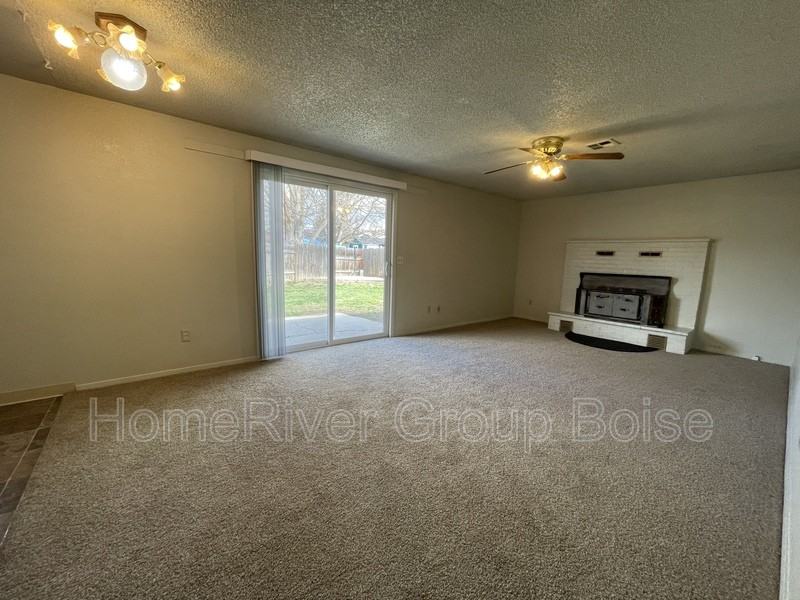 870 E Bergeson St - Photo 4 of 21