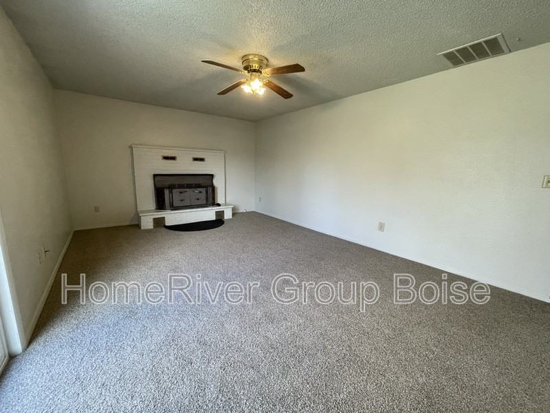 870 E Bergeson St - Photo 6 of 21