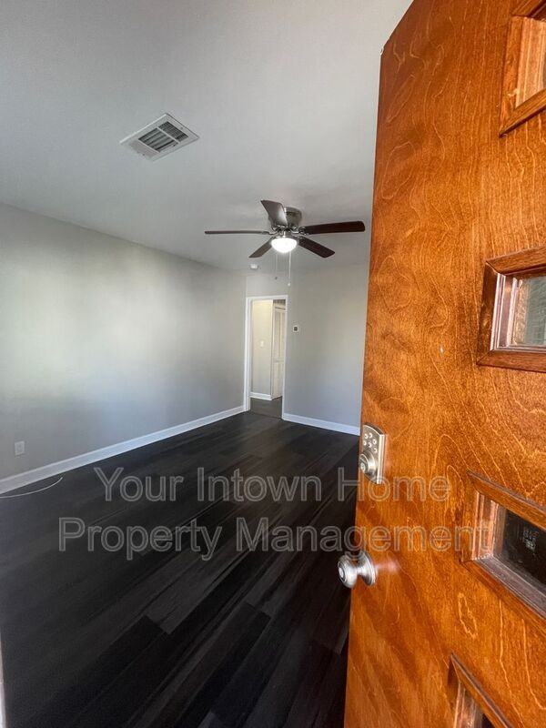 360 Cherokee Ave Se - Photo 2 of 18