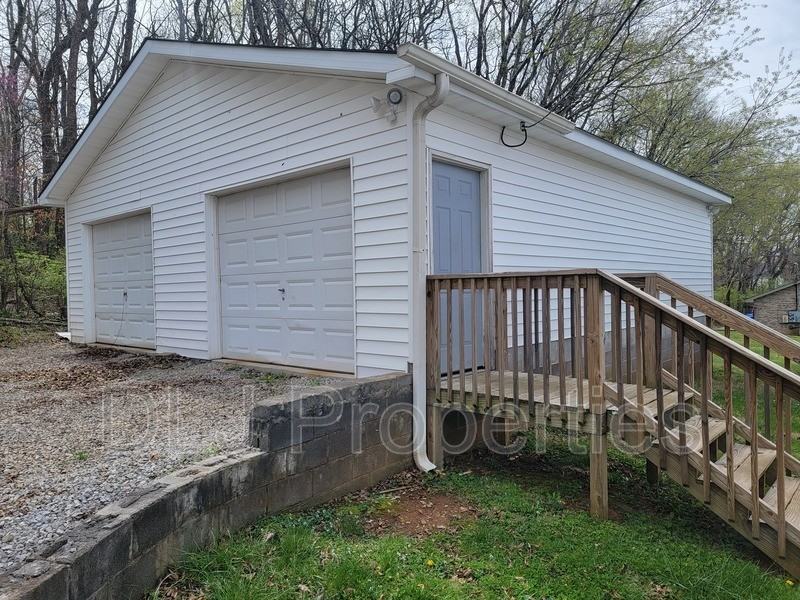 2149 Mccleary Rd - Photo 4 of 17