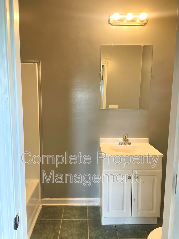 5015 42nd Pl N - Photo 4 of 18