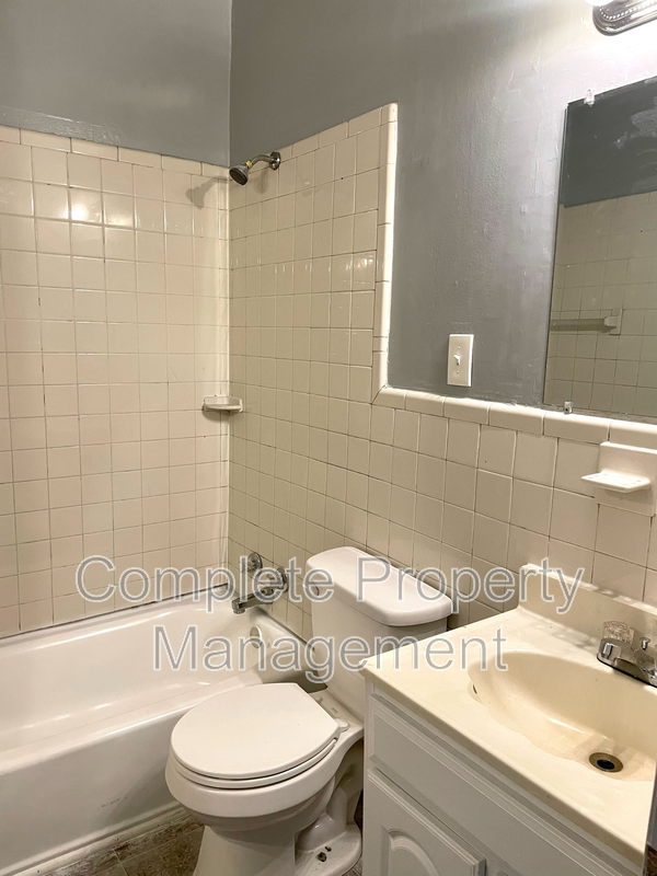 5015 42nd Pl N - Photo 7 of 18