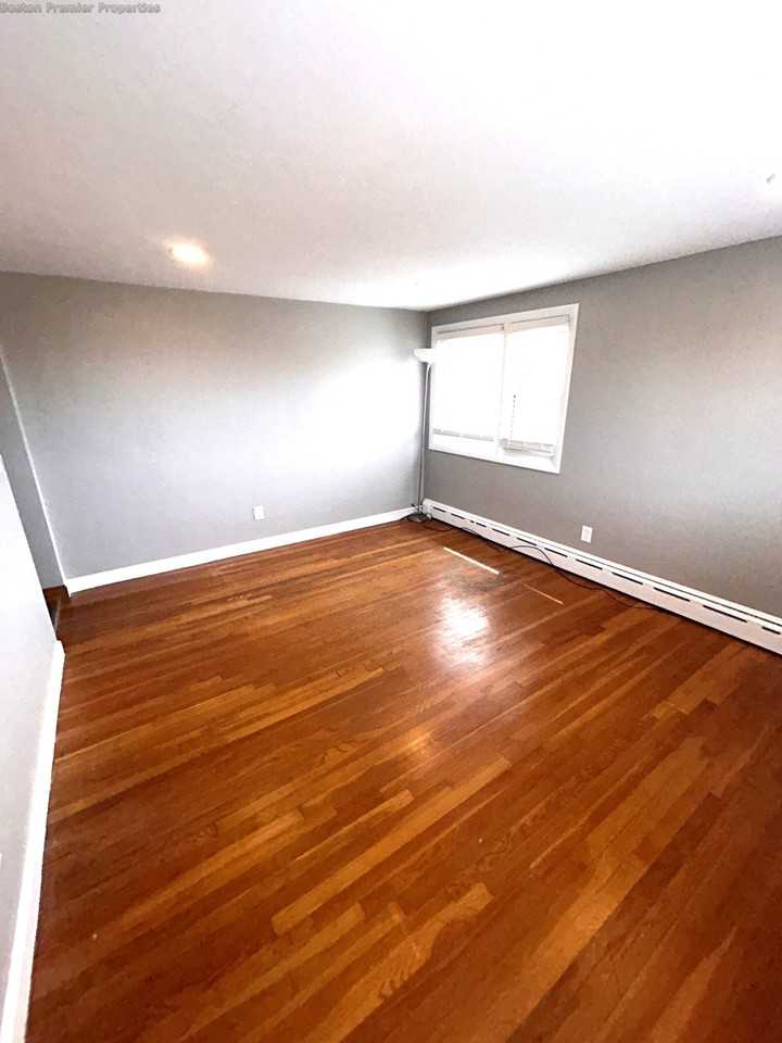 Curlew Rd #D - Photo 5 of 9