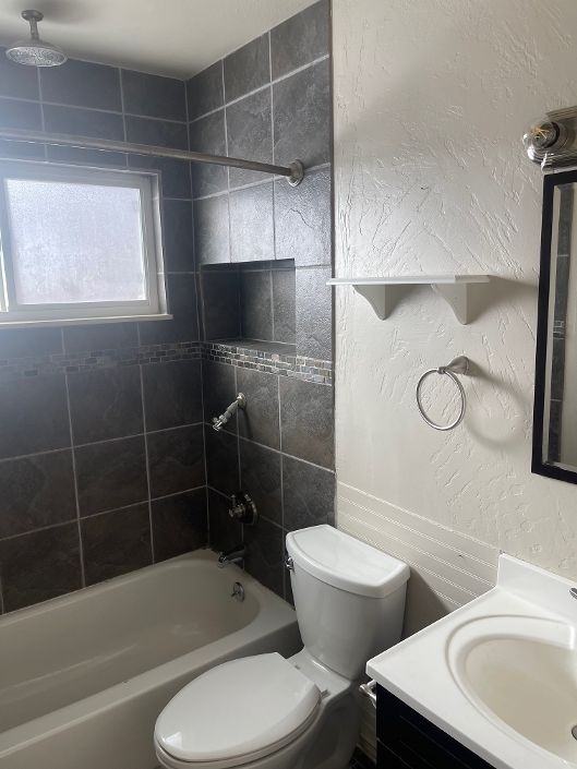 46 Bridle Trl - Photo 3 of 4