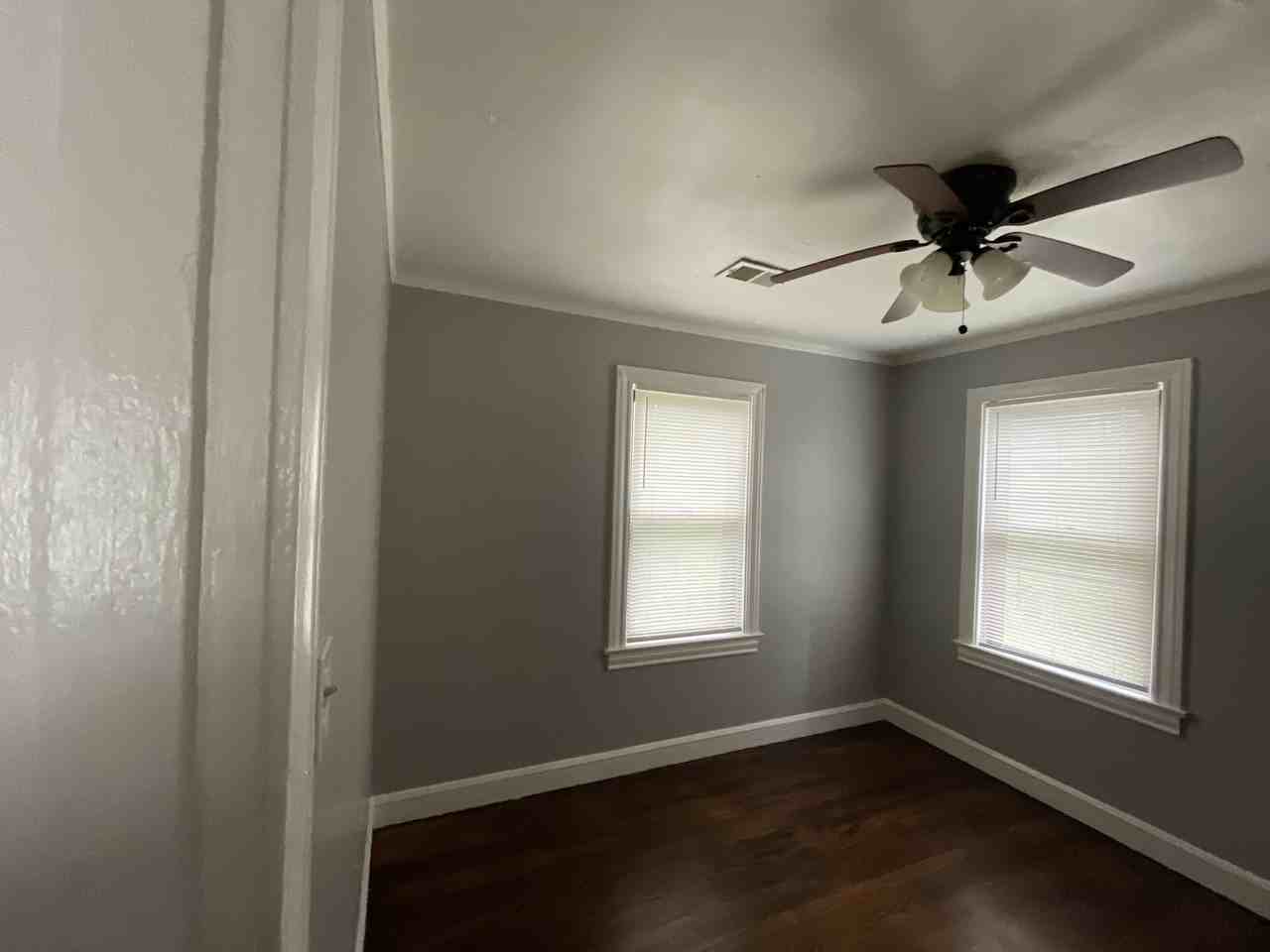 956 Barbara Dr - Photo 4 of 5