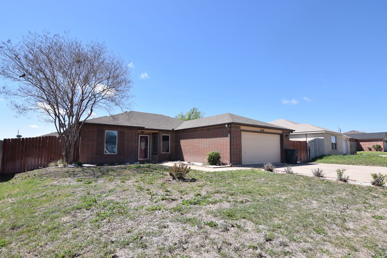 3910 Fieldcrest Dr - Photo 2 of 20