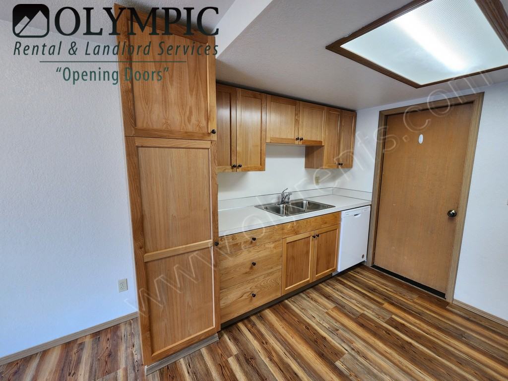 1801 Sulky Dr Se - Photo 4 of 20