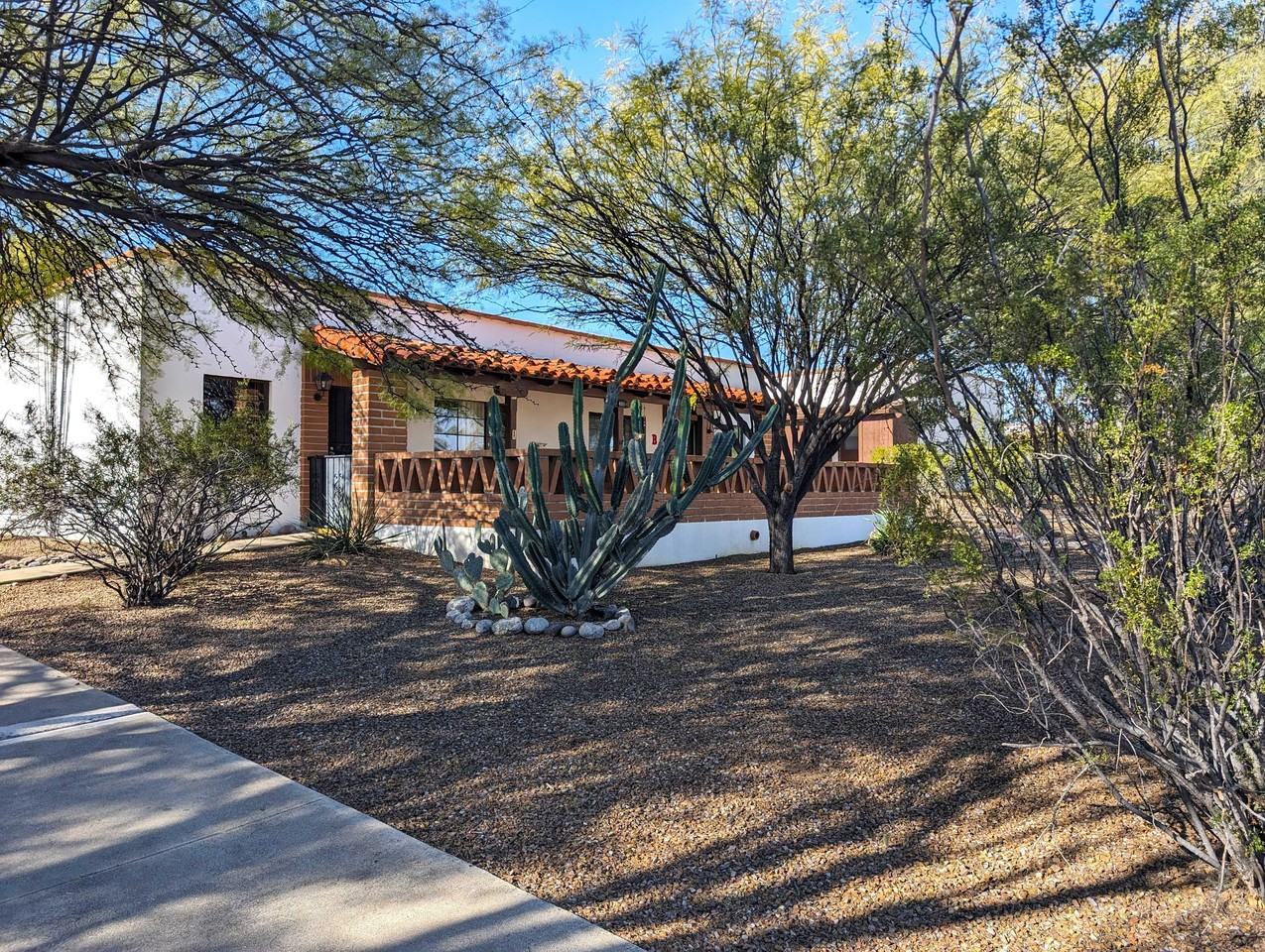 401 W Esperanza Blvd - Photo 2 of 23