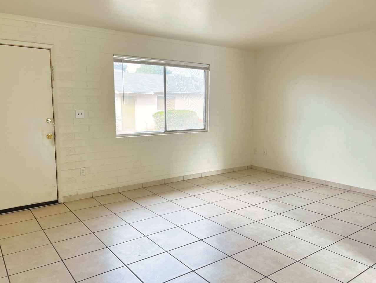 1240 W. Dunlap Avenue - Photo 3 of 9