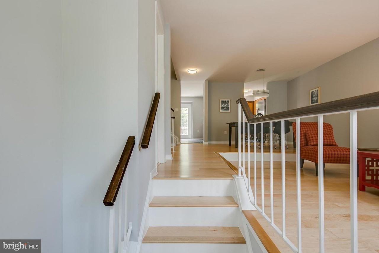 1353 Templeton Pl - Photo 3 of 28