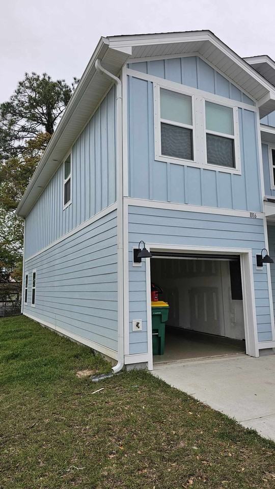1016 Mclaren Cir - Photo 2 of 22