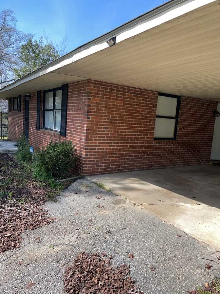 1623 Sherrill Dr - Photo 2 of 12