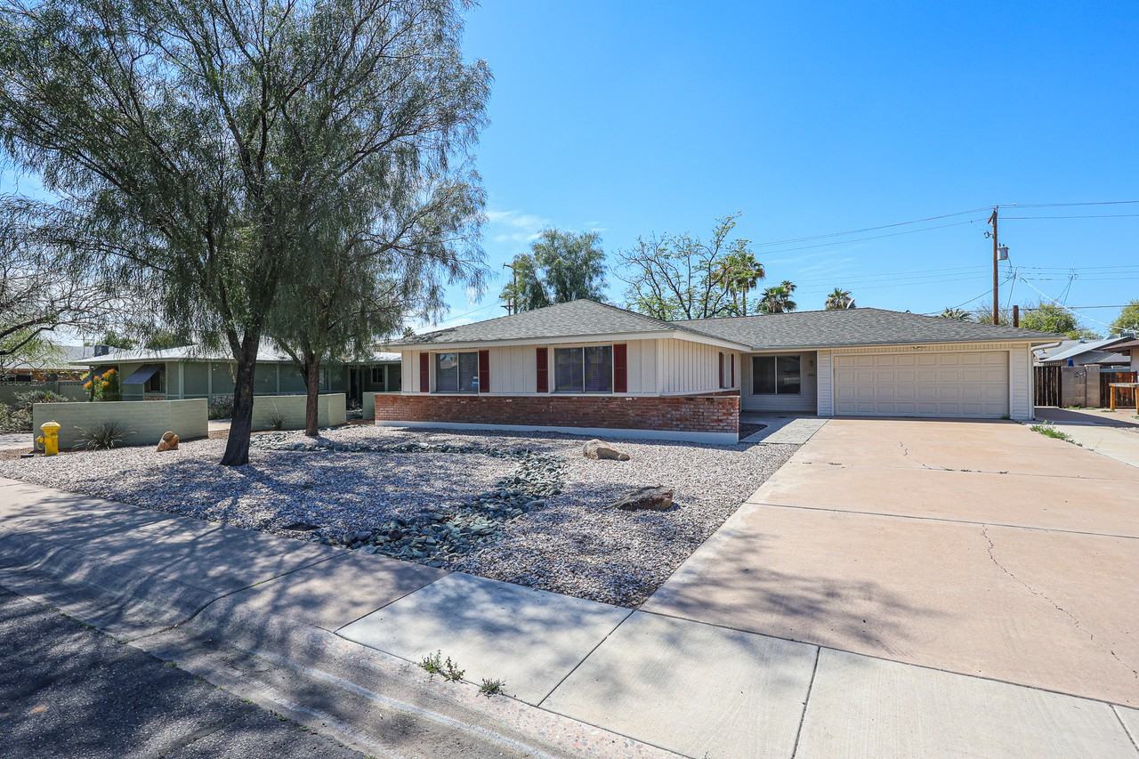 3704 S Terrace Rd - Photo 2 of 33