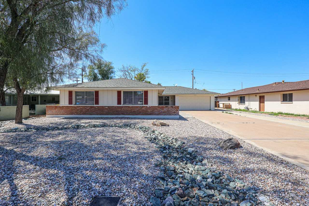 3704 S Terrace Rd - Photo 3 of 33