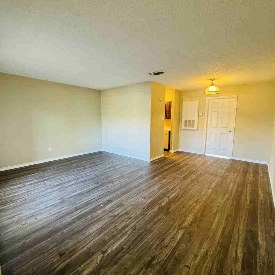 6800 Camden Ln Apartments in Groves, TX 77619 Zumper