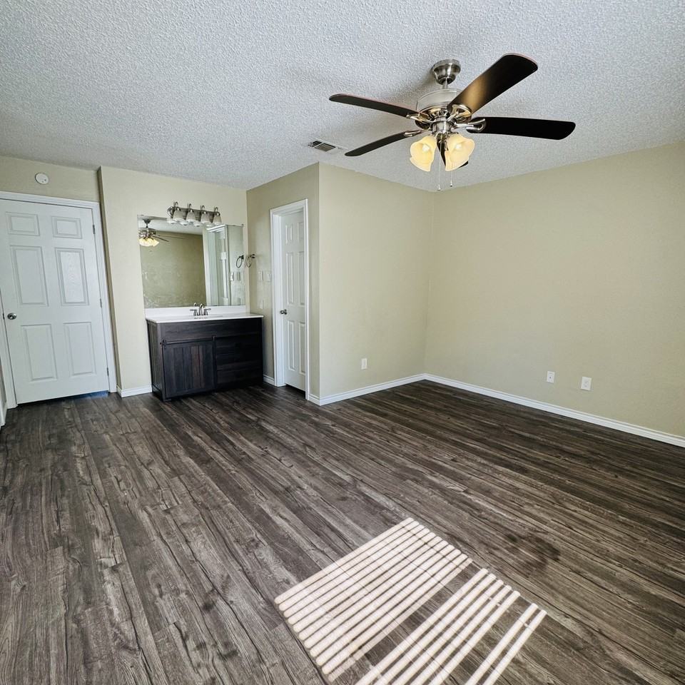 6800 Camden Ln Apartments in Groves, TX 77619 Zumper