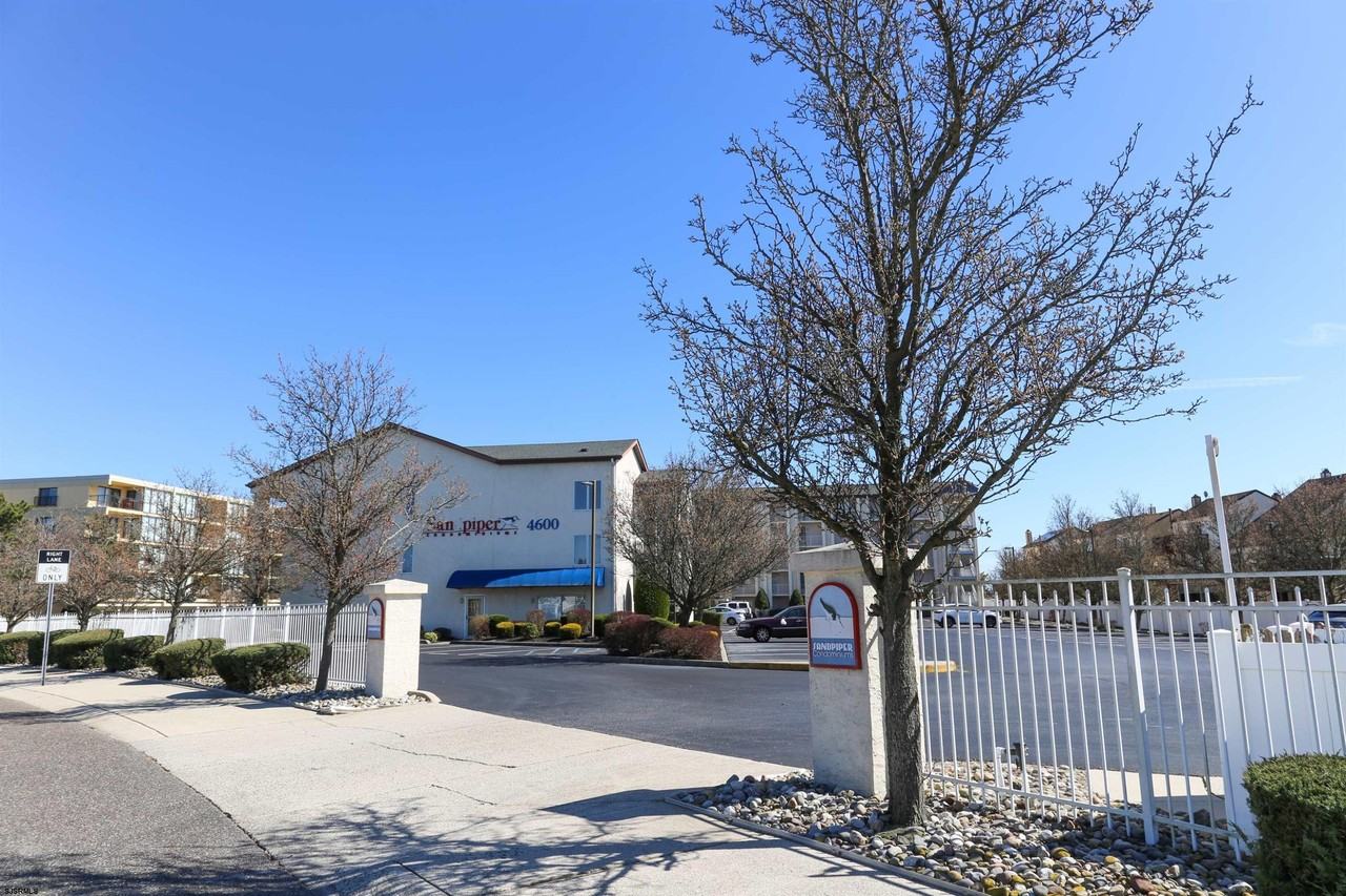 4600 W Brigantine Ave - Photo 2 of 45