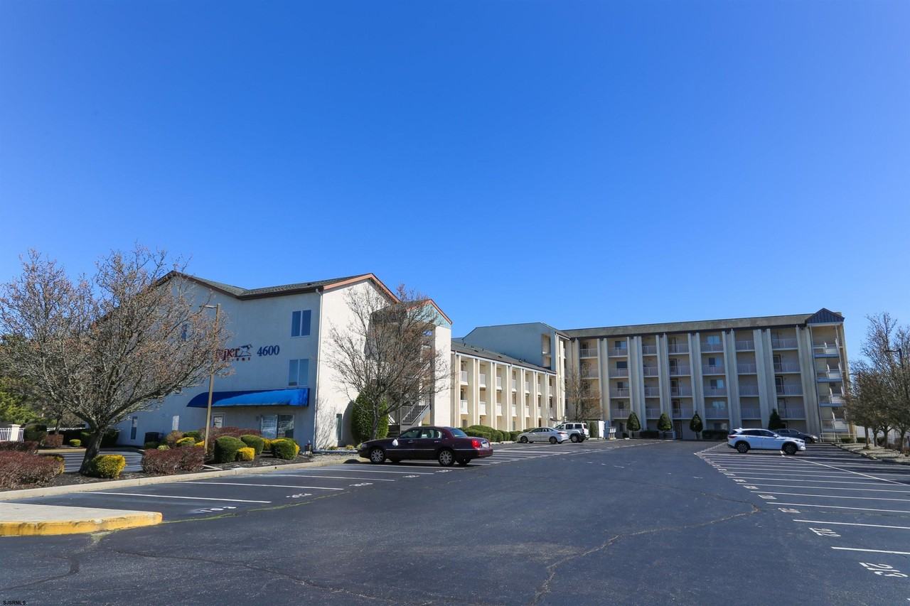 4600 W Brigantine Ave - Photo 3 of 45