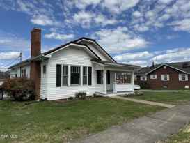 207 Main St  