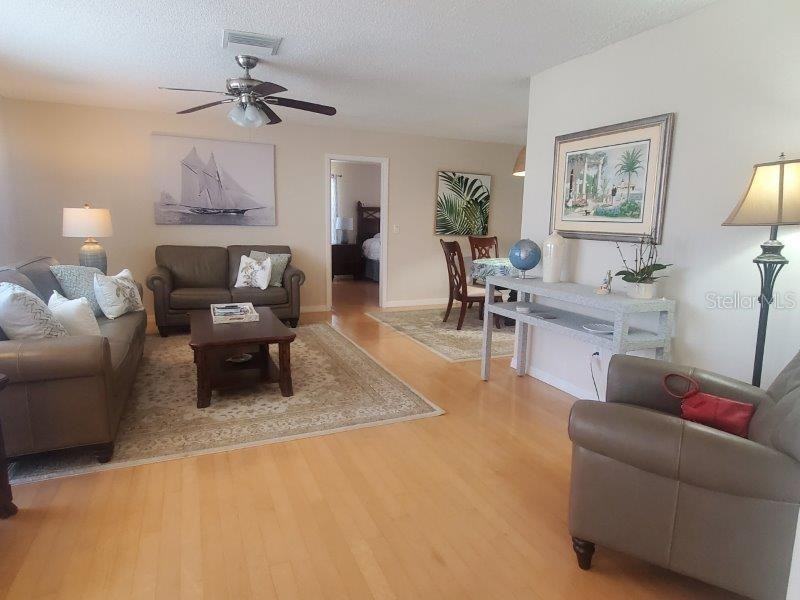 423 Matares Dr - Photo 6 of 24