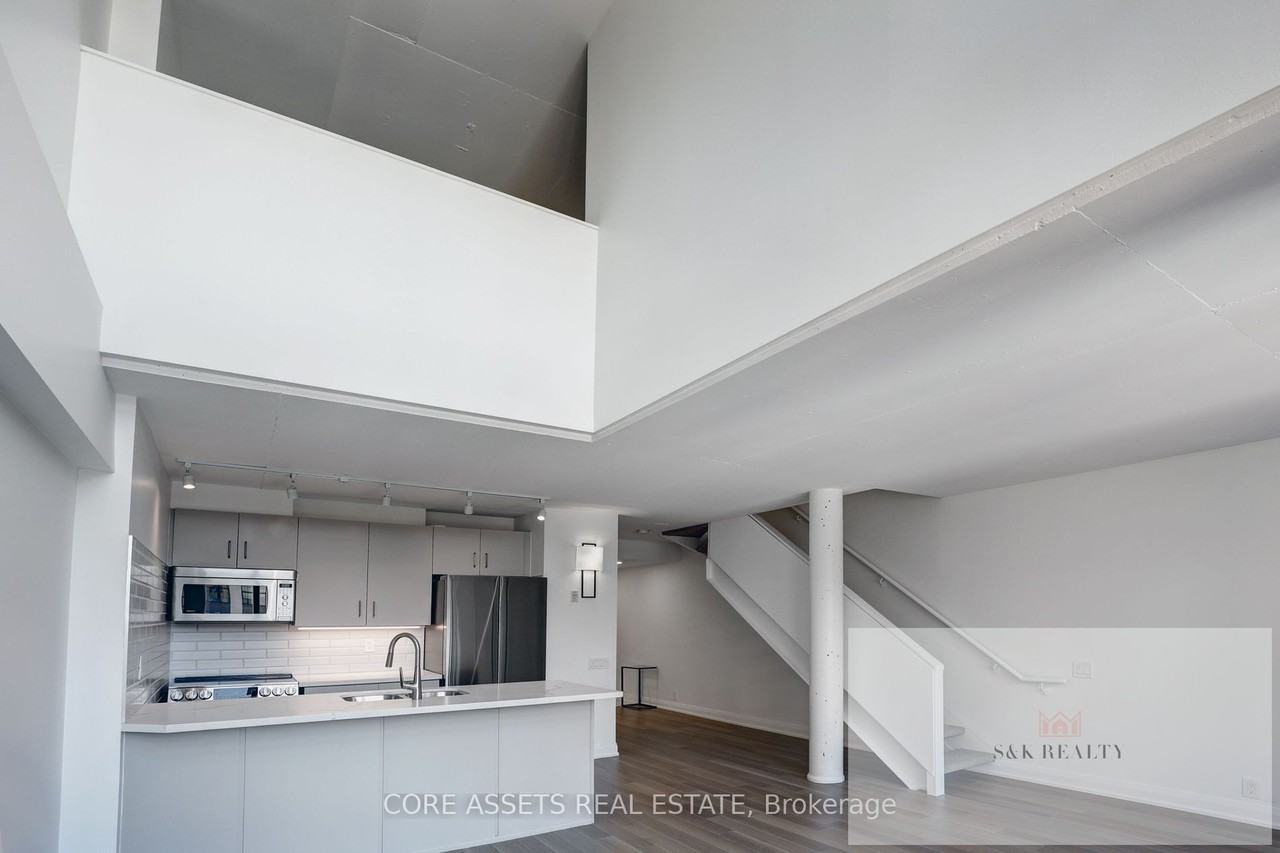 36 Charlotte Street #0701