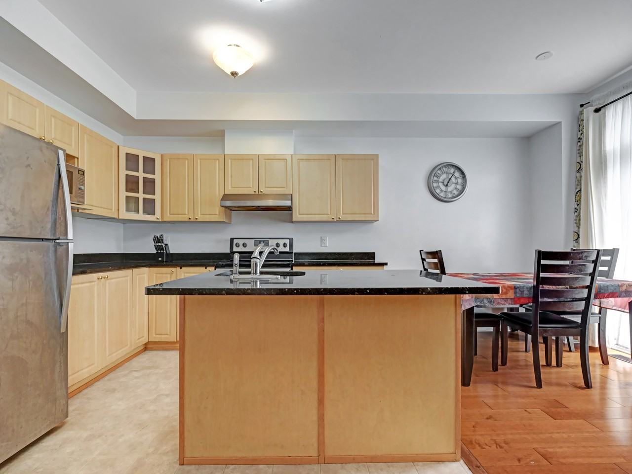 116 Camden Private - Photo 3 of 10