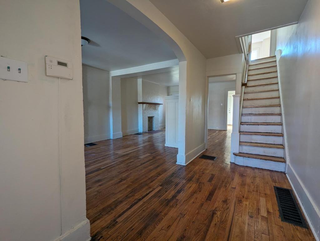 7502 Bennett St - Photo 2 of 14