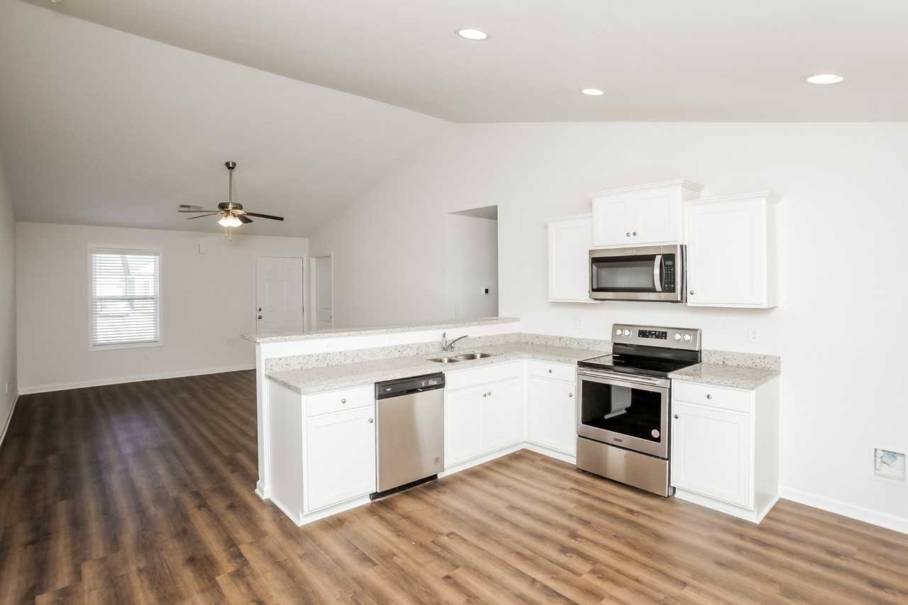 490 490 Conifer St - Photo 7 of 16