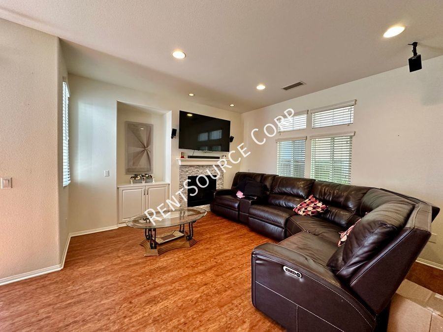 24432 Montevista Cir - Photo 3 of 23