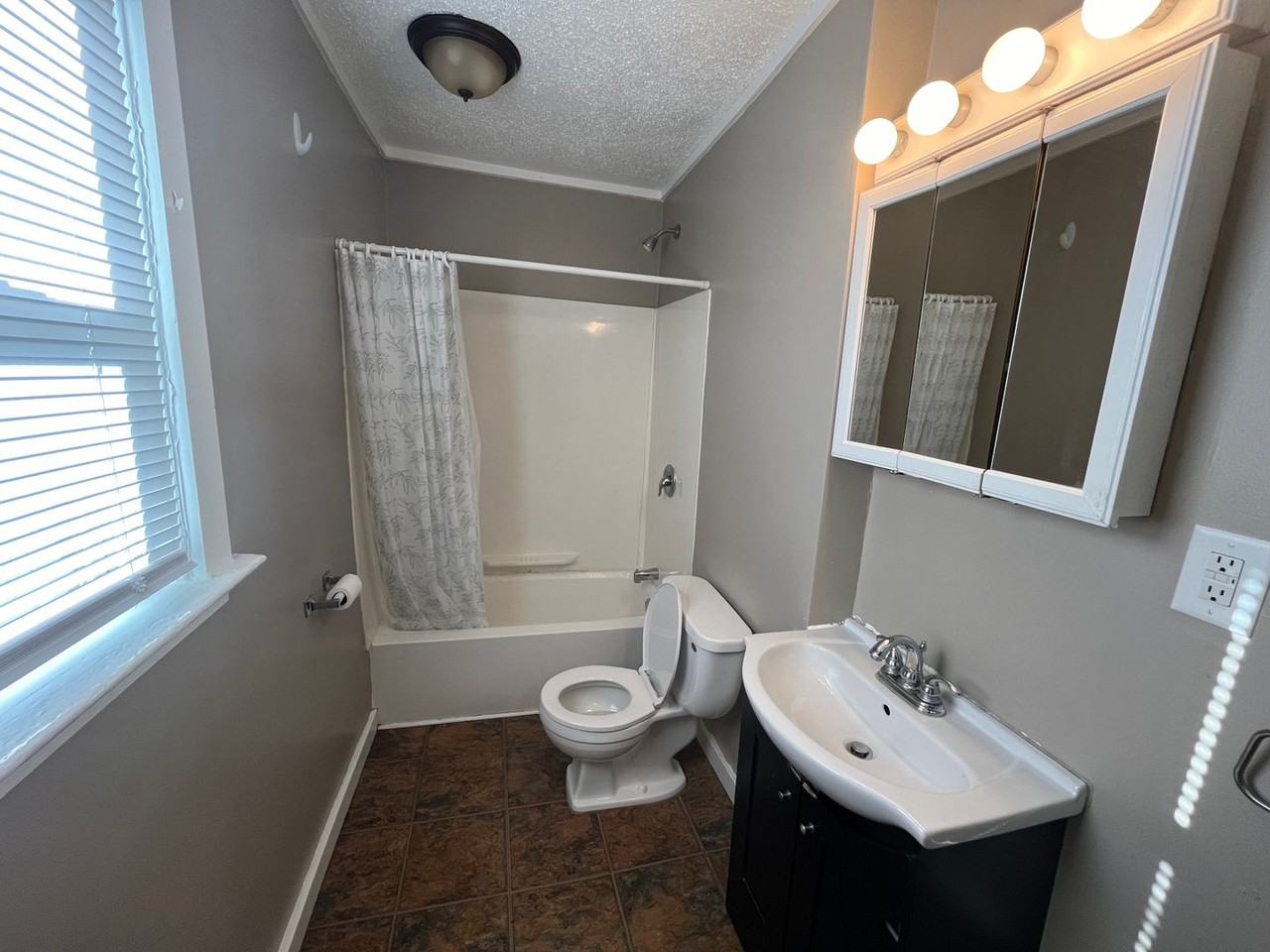 120 South Fourth - Photo 3 of 7