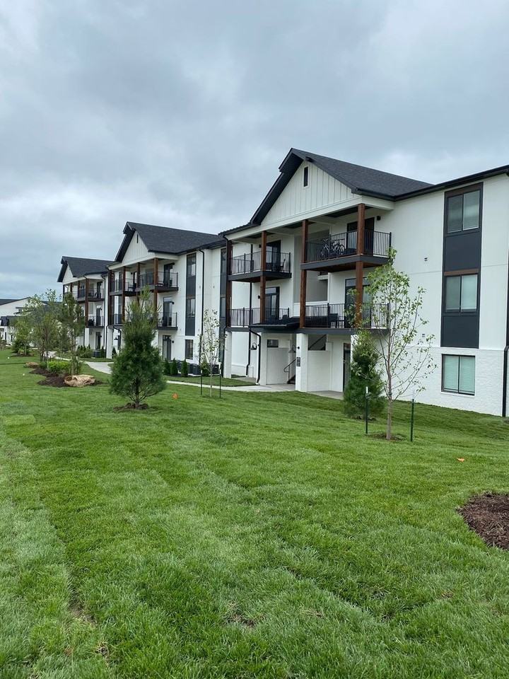The Flats at Westbury - Photo 7 of 8
