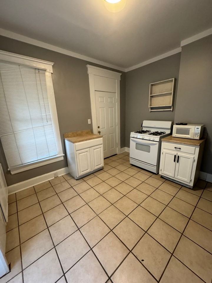 449 Reinhard Ave - Photo 6 of 14