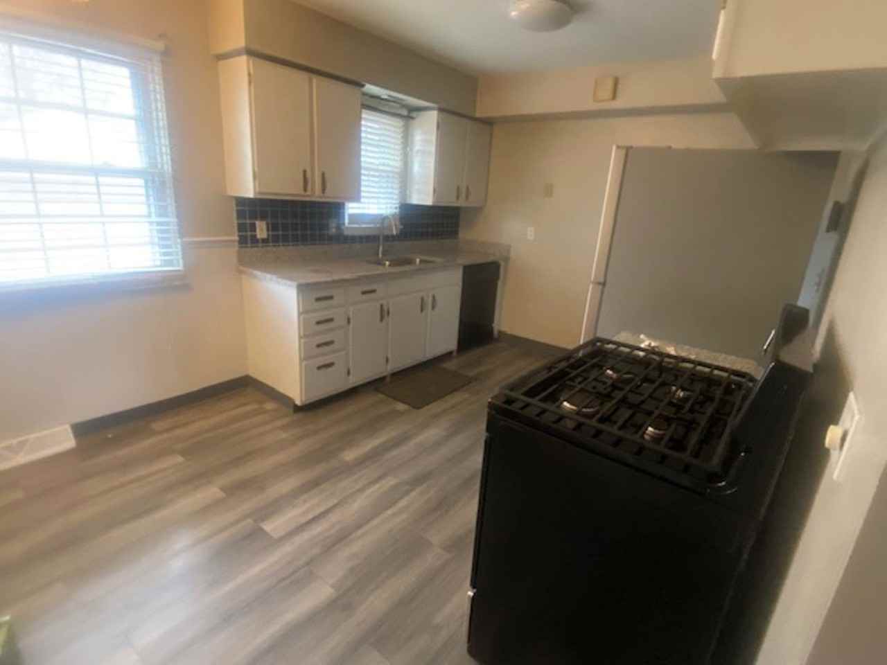 4630 W 190th St - Photo 3 of 19
