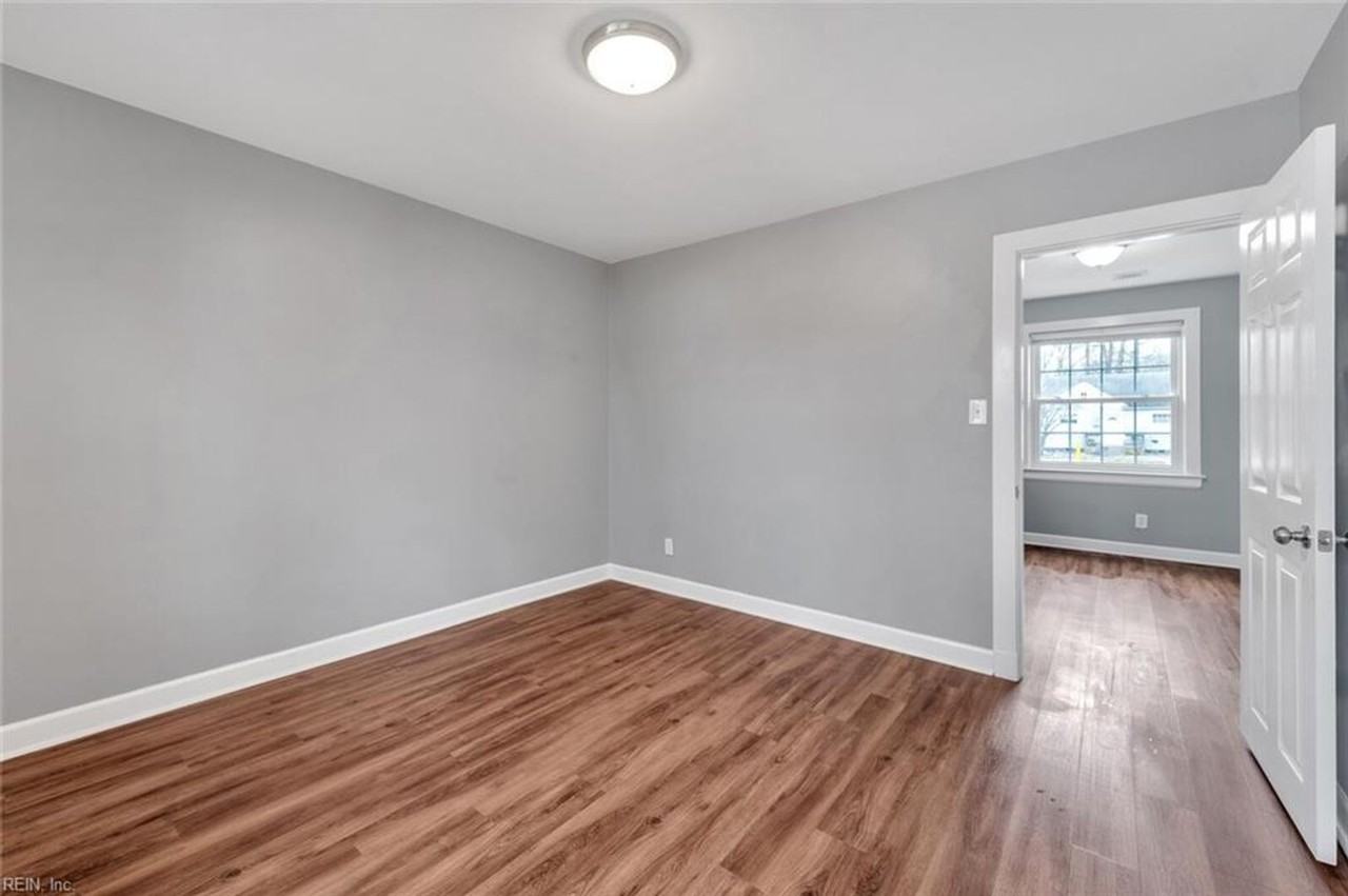 4 Howard Ct - Photo 4 of 26