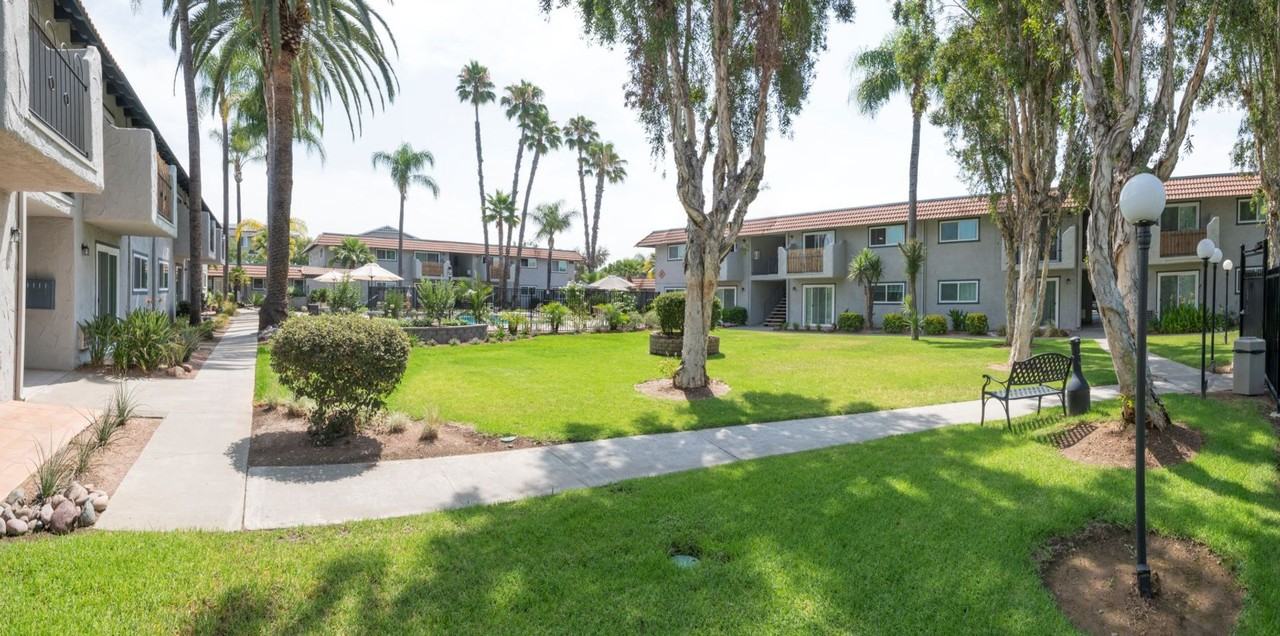 Villa Hermosa Apartments - Photo 3 of 10