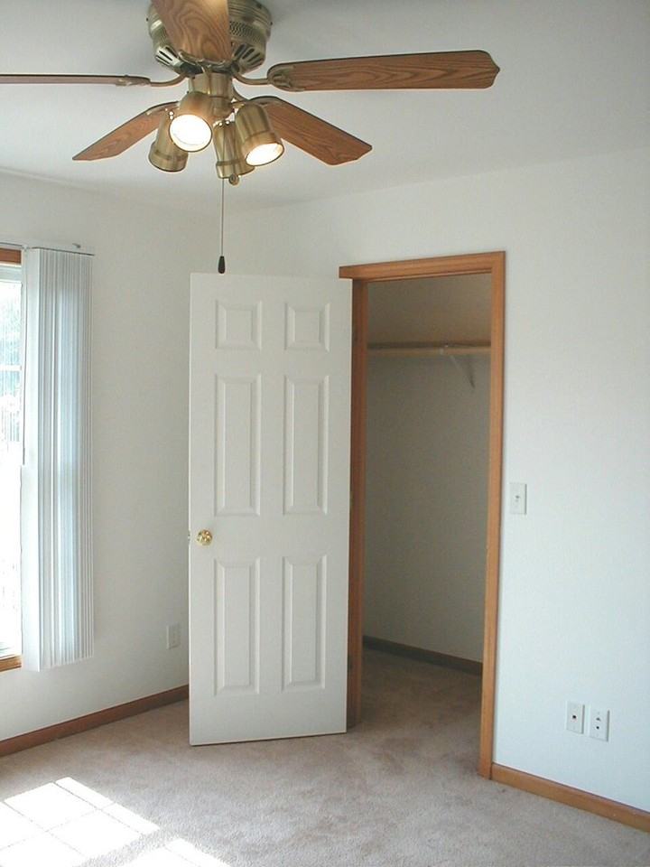 704 E. Park Street - Photo 5 of 16