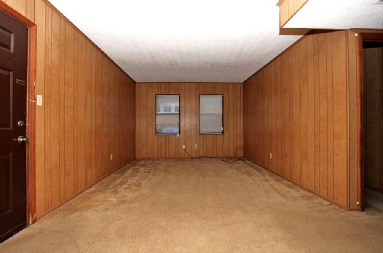 Building 109 Ravenwood Apartment - Photo 2 of 7