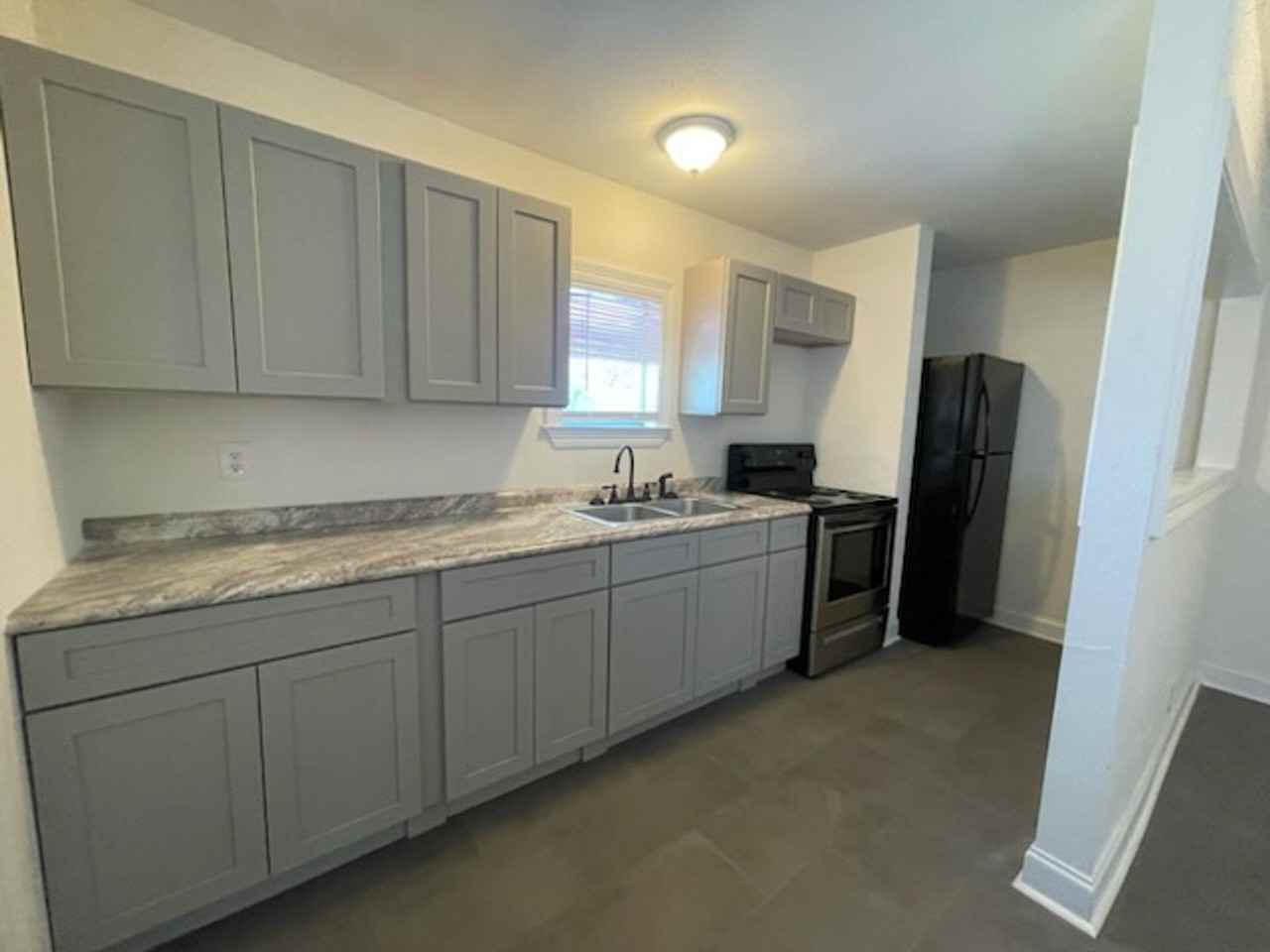 1300 1/2 Oklahoma St - Photo 3 of 6