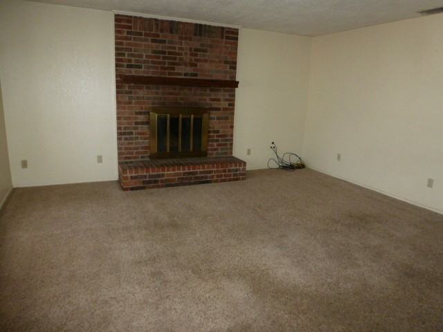 927 Minter Ln - Photo 3 of 14