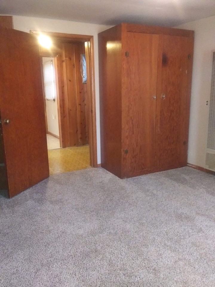 318 W Krehbiel St - Photo 3 of 6