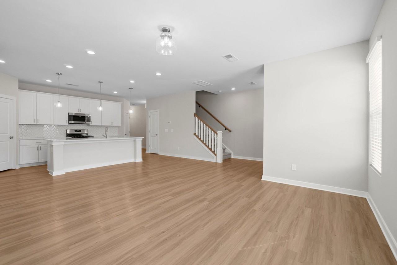 808 Lew Dr - Photo 7 of 44