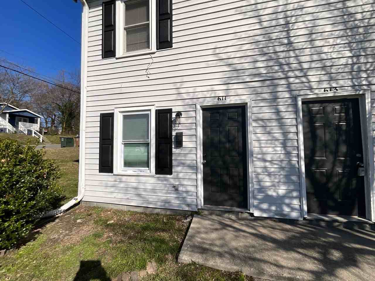 611 Watson St - Photo 2 of 22