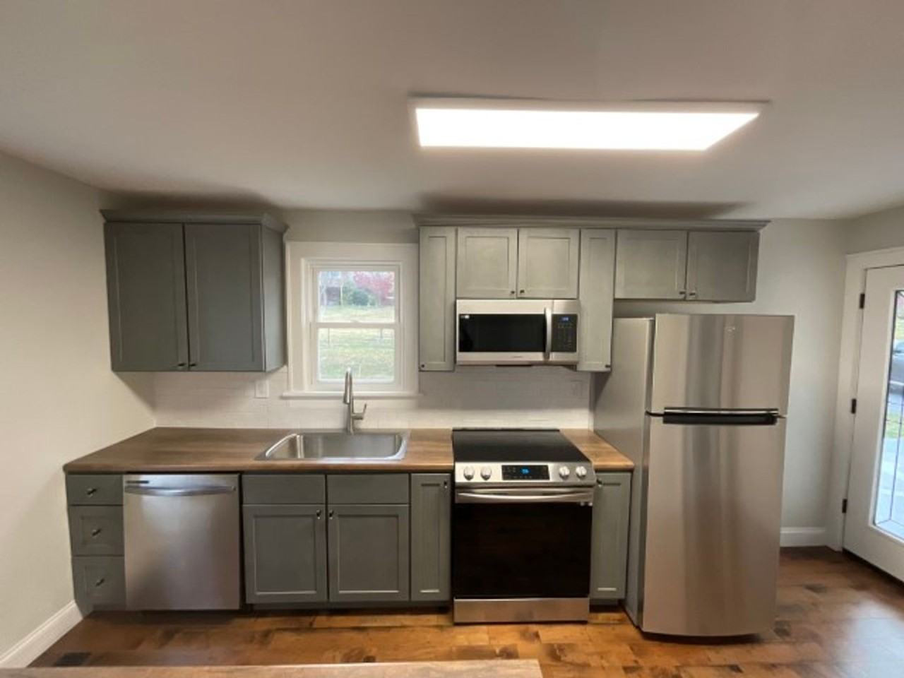 355 Beech St - Photo 6 of 29