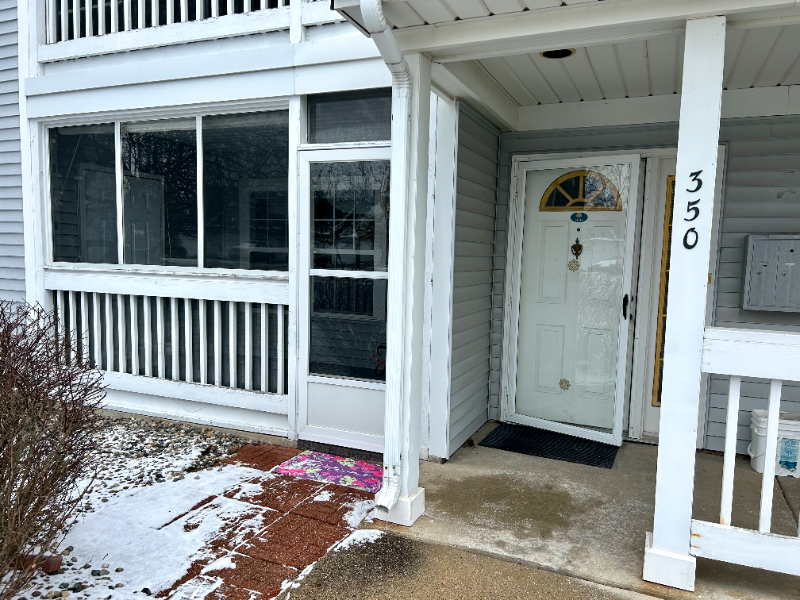 350 Butler Ct - Photo 3 of 17