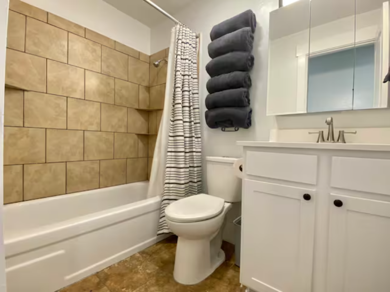 642 N Starcrest Dr ##W - Photo 5 of 46